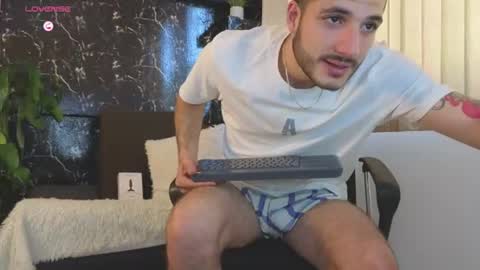 R A F A E L online show from 07-21-26, 08:33