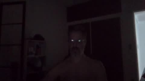 Snapshot of rafaelsel chatting on 11-12-25, 04:02 Big Uncle Jungle online show from 11-12-25, 04:02