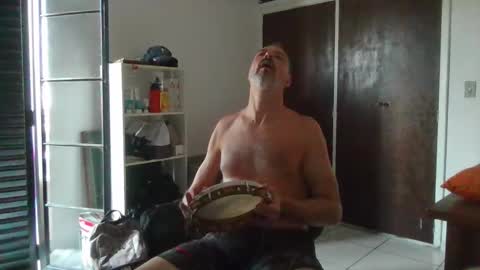 Snapshot of rafaelsel chatting on 12-05-25, 04:58 Big Uncle Jungle online show from 12-05-25, 04:58