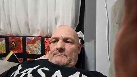 Snapshot of ragingzef69 chatting on 05-18-26, 07:41 Bigthickdickinvic online show from 05-18-26, 07:41