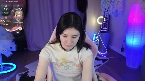 Snapshot of raiden_maid chatting on 12-21-24, 04:19 Betty online show from 12-21-24, 04:19