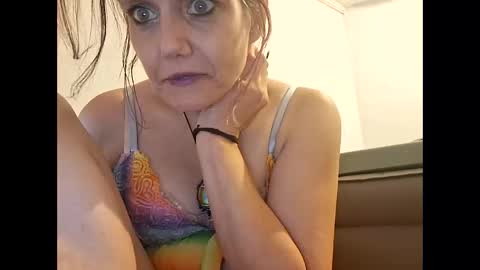 Snapshot of rainbowbrooke79 chatting on 11-18-25, 06:29 rainbowbrooke79 online show from 11-18-25, 06:29