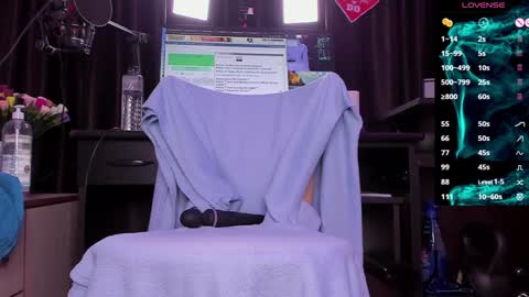 Laura online show from 12-30-24, 02:31