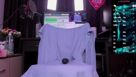 Laura online show from 02-17-25, 03:36