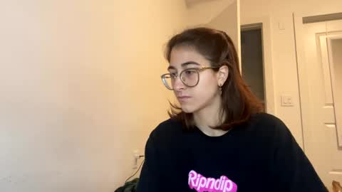 Snapshot of raiyvyn chatting on 12-05-24, 03:48 Ray Ray online show from 12-05-24, 03:48