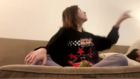 Snapshot of raiyvyn chatting on 02-10-25, 06:09 Ray Ray online show from 02-10-25, 06:09