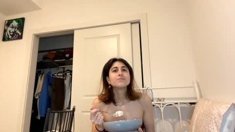 Snapshot of raiyvyn chatting on 02-12-25, 04:12 Ray Ray online show from 02-12-25, 04:12