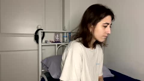 Snapshot of raiyvyn chatting on 02-19-25, 03:28 Ray Ray online show from 02-19-25, 03:28