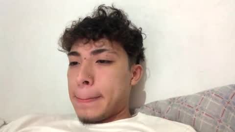 Snapshot of ramiroo2312 chatting on 02-26-25, 10:31 ramiroo2312 online show from 02-26-25, 10:31