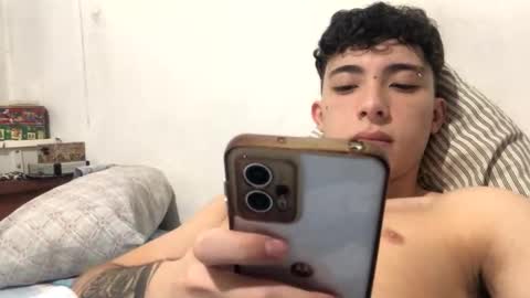 Snapshot of ramiroo2312 chatting on 11-11-25, 06:52 ramiroo2312 online show from 11-11-25, 06:52