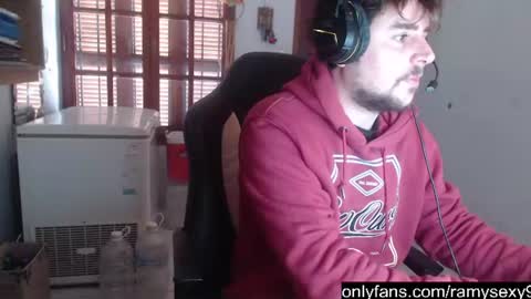 Snapshot of ramisexyloveyou chatting on 06-25-26, 03:16 Ramiro online show from 06-25-26, 03:16