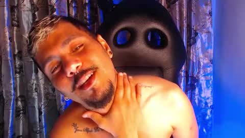 Snapshot of ramses_the_kinng chatting on 10-26-25, 03:45 ramses thekinng online show from 10-26-25, 03:45