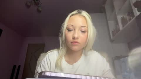 Snapshot of ranapfaffinger chatting on 05-25-26, 06:25 Emma online show from 05-25-26, 06:25