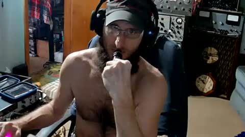 Randall online show from 09-17-25, 04:52