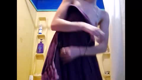 Snapshot of randcandy77 chatting on 01-21-25, 07:28 Randcandy77 online show from 01-21-25, 07:28