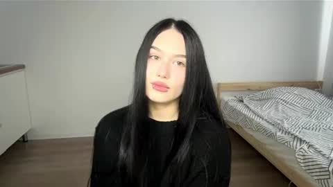 Snapshot of randifarney chatting on 06-12-26, 07:29 Milica online show from 06-12-26, 07:29