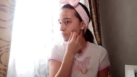 Snapshot of raneetalbert chatting on 06-09-26, 10:05 Isla online show from 06-09-26, 10:05