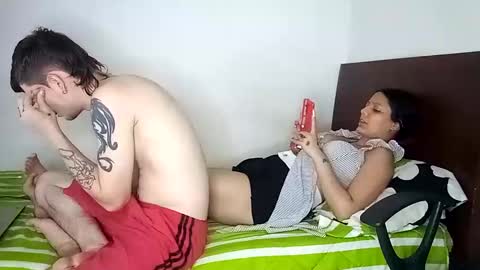 Snapshot of rangel_sex chatting on 01-08-25, 10:37 Rangel and Lola online show from 01-08-25, 10:37