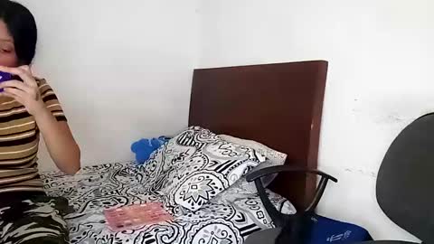 Snapshot of rangel_sex chatting on 01-15-25, 05:15 Rangel and Lola online show from 01-15-25, 05:15