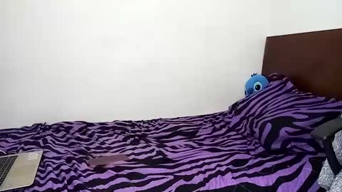 Snapshot of rangel_sex chatting on 03-08-25, 01:17 Rangel and Lola online show from 03-08-25, 01:17