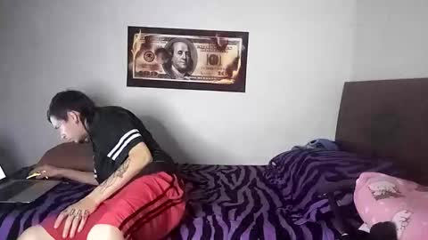 Snapshot of rangel_sex chatting on 09-18-25, 01:40 Rangel and Lola online show from 09-18-25, 01:40