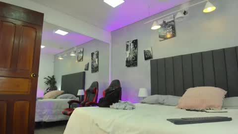 Snapshot of raphael_nyon chatting on 03-01-26, 03:41 Raphael Nyon online show from 03-01-26, 03:41