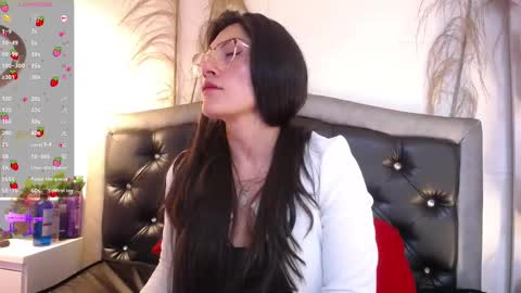 Snapshot of rapunzell__ chatting on 02-22-25, 01:13 Rapunzell online show from 02-22-25, 01:13