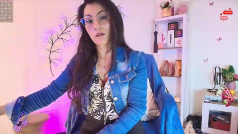 Snapshot of rapunzell__ chatting on 09-16-25, 01:23 Rapunzell online show from 09-16-25, 01:23