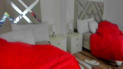 Raquel Moore  online show from 02-04-25, 02:07