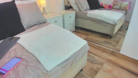 Raquel Moore  online show from 02-03-26, 12:21