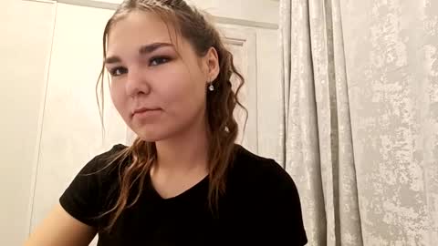 Synthia  FIrst day here  online show from 12-21-25, 03:41