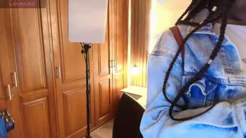 Snapshot of raqueljones_ chatting on 06-24-26, 12:04 Raquel online show from 06-24-26, 12:04