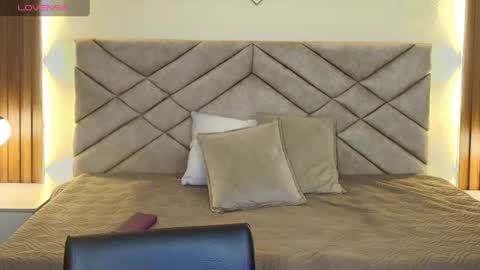Snapshot of raqueljones_ chatting on 07-14-26, 12:11 Raquel online show from 07-14-26, 12:11