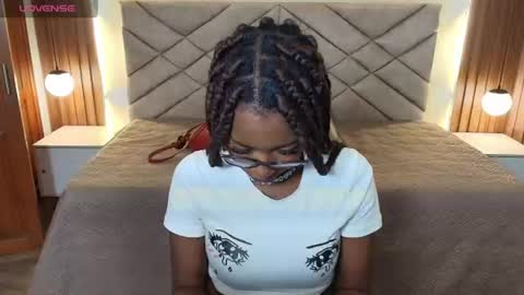 Snapshot of raqueljones_ chatting on 07-19-26, 11:58 Raquel online show from 07-19-26, 11:58