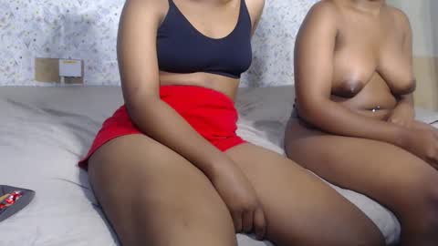 Snapshot of rarepetite chatting on 01-15-26, 07:06 rarepetite online show from 01-15-26, 07:06