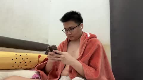 randomnaut online show from 12-04-25, 07:22