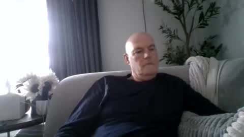 Snapshot of ravchat chatting on 10-28-25, 10:01 ravchat online show from 10-28-25, 10:01