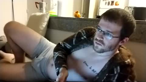 Snapshot of raven_87 chatting on 05-19-26, 01:22 Raven online show from 05-19-26, 01:22