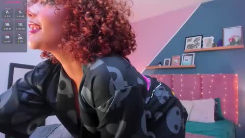 Snapshot of raven_curly chatting on 11-19-25, 06:13 Raven Curly online show from 11-19-25, 06:13