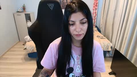 Snapshot of raven_haired_goddess chatting on 04-27-26, 06:33 raven_haired_goddess online show from 04-27-26, 06:33