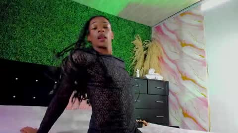 Raven kisses online show from 04-17-26, 01:58