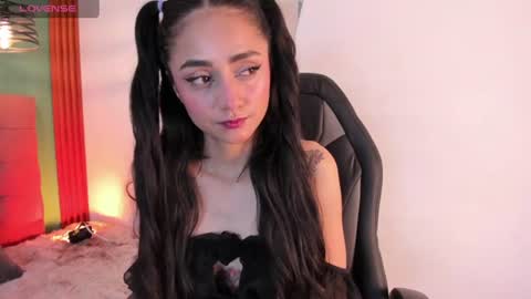 Snapshot of raven_smith_ chatting on 06-19-26, 06:40 raven_smith_ online show from 06-19-26, 06:40