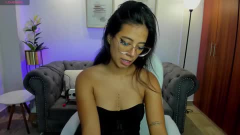 Snapshot of raven_stonee chatting on 09-14-25, 03:05 Raven online show from 09-14-25, 03:05