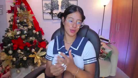 Snapshot of raven_stonee chatting on 11-29-25, 04:04 Raven online show from 11-29-25, 04:04