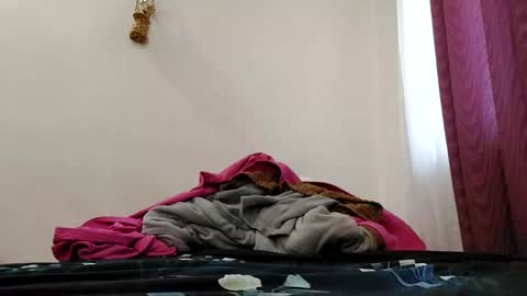 Snapshot of ravenbby chatting on 03-11-25, 08:41 ravenbby online show from 03-11-25, 08:41