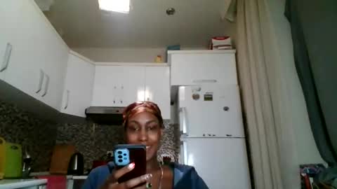 Snapshot of ravenbby chatting on 04-23-26, 06:10 ravenbby online show from 04-23-26, 06:10