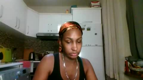 Snapshot of ravenbby chatting on 04-24-26, 10:45 ravenbby online show from 04-24-26, 10:45