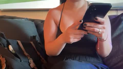 Snapshot of ravenelizabeth1 chatting on 04-30-26, 04:46 Raven online show from 04-30-26, 04:46