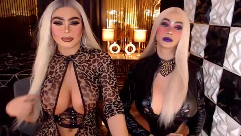 Snapshot of ravenmystiquex chatting on 05-27-26, 09:50 ravenmystiquex online show from 05-27-26, 09:50