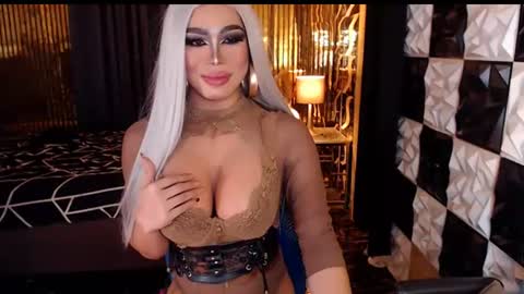 Snapshot of ravenmystiquex chatting on 06-22-26, 01:40 ravenmystiquex online show from 06-22-26, 01:40